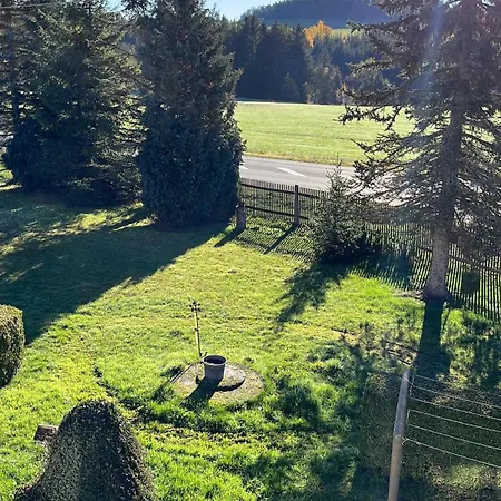 Schoene Mit Gemeinsamer Nutzung Von Bad, Toilette Und Kueche * Schwarzbach (Hildburghausen)