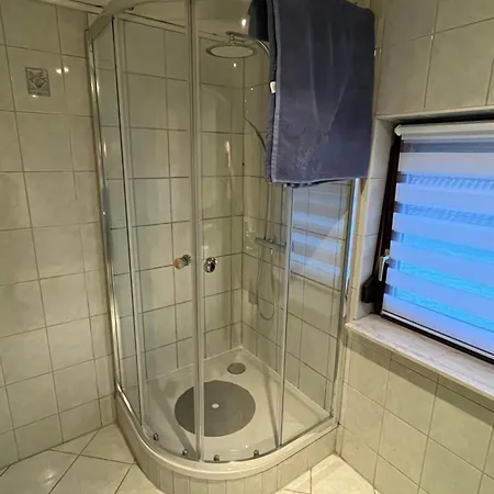 Schoene Mit Gemeinsamer Nutzung Von Bad, Toilette Und Kueche Schwarzbach (Hildburghausen)