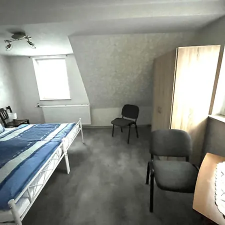 Schoene Mit Gemeinsamer Nutzung Von Bad, Toilette Und Kueche Appartamento Schwarzbach (Hildburghausen)