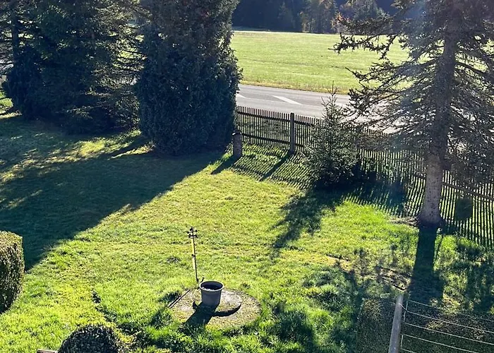Schoene Mit Gemeinsamer Nutzung Von Bad, Toilette Und Kueche * Schwarzbach (Hildburghausen)
