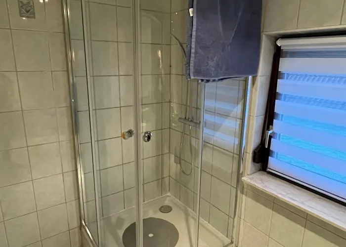 Schoene Mit Gemeinsamer Nutzung Von Bad, Toilette Und Kueche Schwarzbach (Hildburghausen)