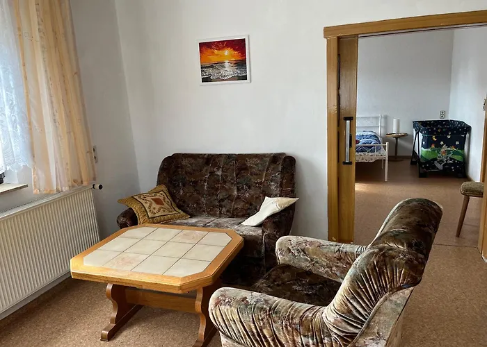 Schoene Mit Gemeinsamer Nutzung Von Bad, Toilette Und Kueche Daire Schwarzbach (Hildburghausen)